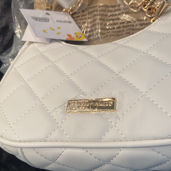 LIMITED EDITION Shoulder bag with gold chain detail and graphic pins NWT - Picture 13 of 15